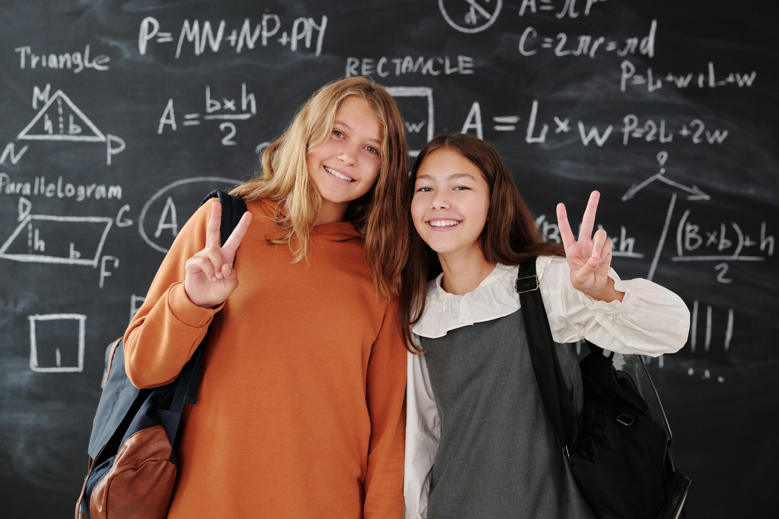 Étudiant travaillant sur les maths SAT